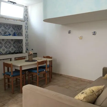 Casa Vacanza 100 Metri Dal Mare Nyaraló *